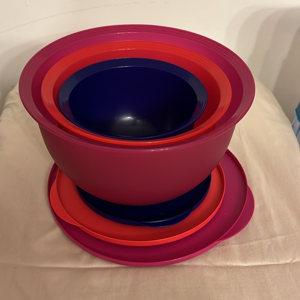 New item from Tupperware 3 piece set impressions classic Set